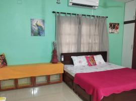 SHI's Private house ~ way 2 Adiyogi/Maruthamalai, коттедж в городе Коимбатур