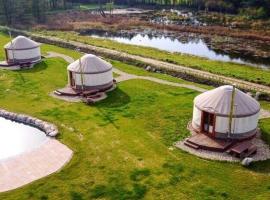 Ale-Wioska, hotel a Klukówek