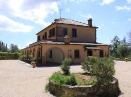 Warm and charming appartment in a typically Tuscan fully renewed mansion, hotel a Sassetta
