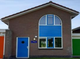 Semi detached house in Franeker with a shared pool、フラネケルのコテージ