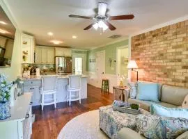 Charming Duplex: 12 Mi to UGA & Sanford Stadium!