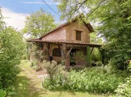 Cottage in Les Eyzies De Tayac Sireuil with pool