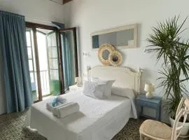 Doña Lola Rooms