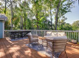 Stunning Seminole Vacation Rental with Private Pool!, hotel in Redington Shores