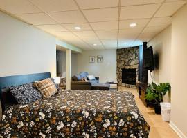 Campu’s Basement Studio w/ private entrance, hotel en Cherry Hill