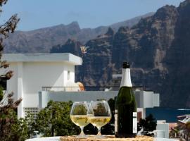 One-bedroom with views of Los Gigantes: Santiago del Teide şehrinde bir daire