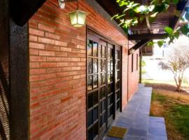 CASA CAMPESTRE COM PISCINA, hotell i Cabedelo