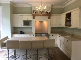 West View, Lakeside, Newby Bridge, 2 mins walk to Lake Windermere, Delightful property with Hot Tub