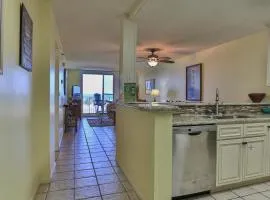 Destin on the Gulf 302 - Perfect location for a nice family getaway