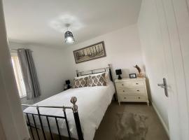 The Belfry 3 Bedrooms 2 Bathrooms Contractors & Family, vacation rental in Higham Ferrers