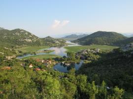 Feel the Karuch, hytte i Cetinje