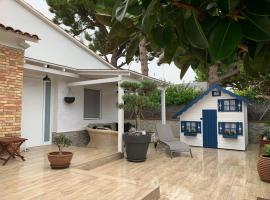 Lovely house near the beach: Calafell'de bir kulübe