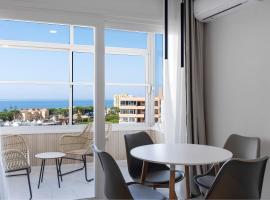 Modern studio apartment with sea views 5 min from the beach, apartmen di Sitio de Calahonda