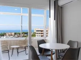 Modern studio apartment with sea views 5 min from the beach