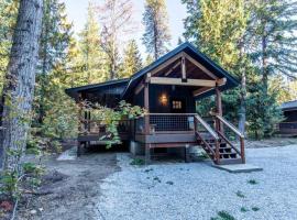 Tall Pines a cozy 1 bedroom Tiny Cabin, chalé alpino em Leavenworth