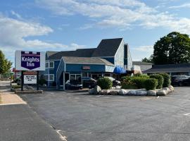 Knights Inn Mackinaw City: Mackinaw City şehrinde bir motel