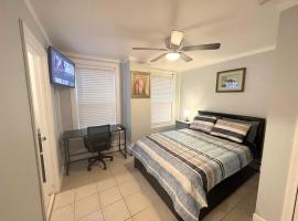 Like 4-star hotel, but cheaper!, apartament a Pawtucket