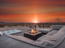 Joshua Tree Heated Pool & Spa I Vibes- JT Improper, holiday home in Sunfair Heights