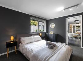 Sunshine Cottage in Prime Mornington Location, hotel din Mornington