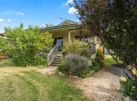 Cottage in the Vineyard - Sleeps 4, Vineyard Views