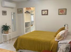 Private Room with Ensuite, Hotel in Yass