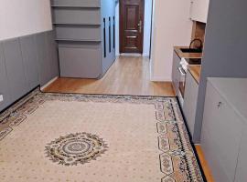 Fully furnished 1 bedroom apartment near of Emart shopping center, hotel in Ulaanbaatar