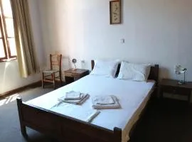 Lito Rooms