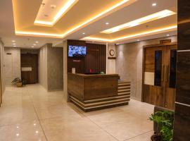 Mezkar Residency, hotel near Kochi International Airport - COK, Alwaye