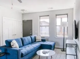 CozySuites Music Row Modern 1BR w free parking 17
