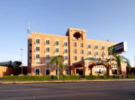 Holiday Inn Express Torreon, an IHG Hotel, hotel Francisco Sarabia nemzetközi repülőtér - TRC környékén Torreónban