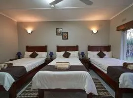 Room in Villa - Zambezi Family Lodge - Rhino Room