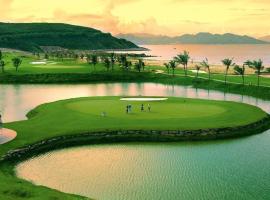 Moon Villa C27 Tam Đảo Golf & Resort Biệt thự 7 phòng ngủ rộng 1300m2 trong sân Golf Tam Đảo, ξενοδοχείο σε Tam Dao