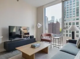 River North jr 1br w game room nr beach L CHI-971