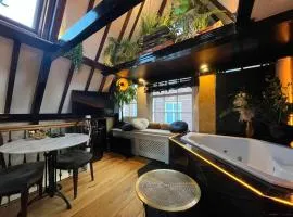 The smallest hotel in Amsterdam