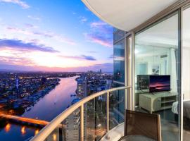 Amazing Views - Level 34 or 35 - Three Bedroom Apartment - Chevron Renaissance - Wow Stay, apartment in Gold Coast