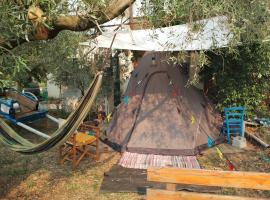 네아 미카니오나에 위치한 럭셔리 텐트 ART CAMP