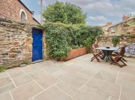 Host & Stay - Stone Row