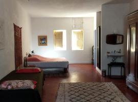 Le Palazzo d'Orgon - chambre d'hôtes dans les Alpilles, B&B in Orgon