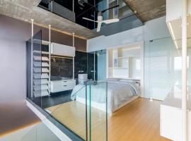 Loft de Diseño con Parking, hotel with pools in Las Rozas de Madrid