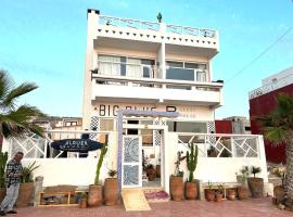 BIG BLUE guest house, hotel v destinaci Imsouane