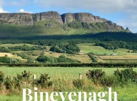 Binevenagh View, Magilligan Holiday Let, hotel in Limavady
