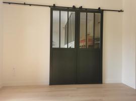 Appartement cosy dans un chalet d'origine, chalet in Bourg-Saint-Maurice