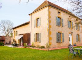 Aux Ronzières, hotel v destinaci Pouilly-sous-Charlieu