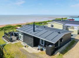 Stunning Home In Esbjerg V With 4 Bedrooms And Wifi, luxury hotel in Esbjerg