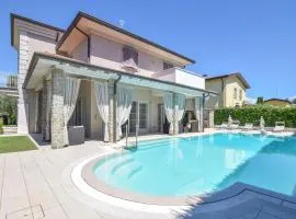 Awesome Home In Sirmione With Outdoor Swimming Pool, Wifi And 4 Bedrooms