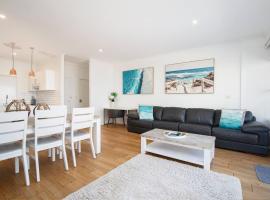 'Sandy Shores' A Spacious Newcastle Beach Escape、ニューカッスルのホテル