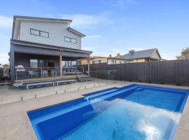 Contemporary Coastal Escape with Sparkling Pool, hotel i Rosebud