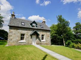 Edinample Lodge, hotel in Lochearnhead