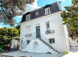 Charmante maison- Grand Paris, hotel v destinaci Vitry-sur-Seine