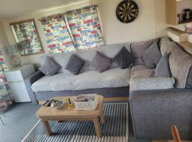 Arual Caravan Manor House Park. Allonby, Cumbria, hotel with parking in Maryport